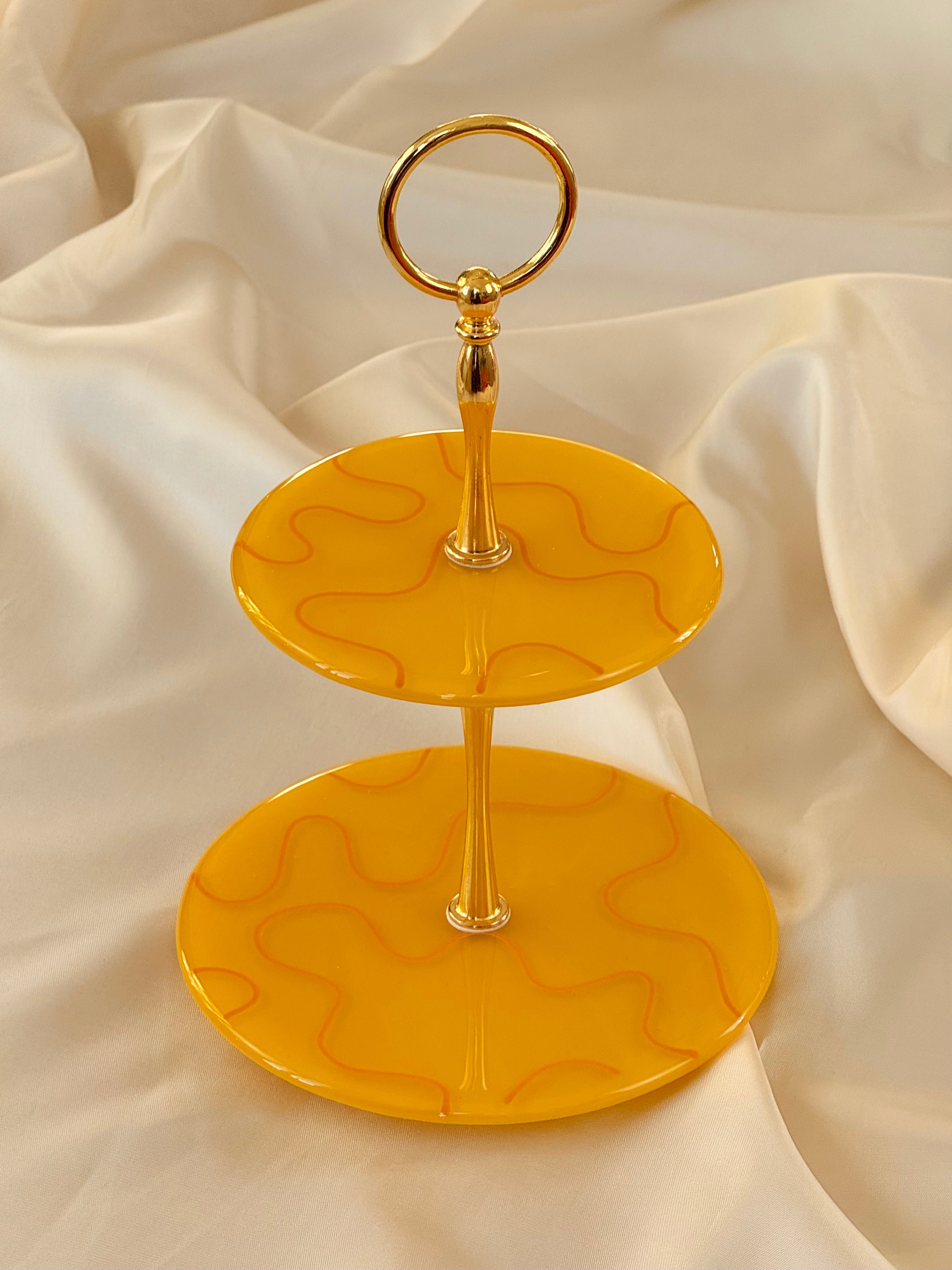 Gul etagere